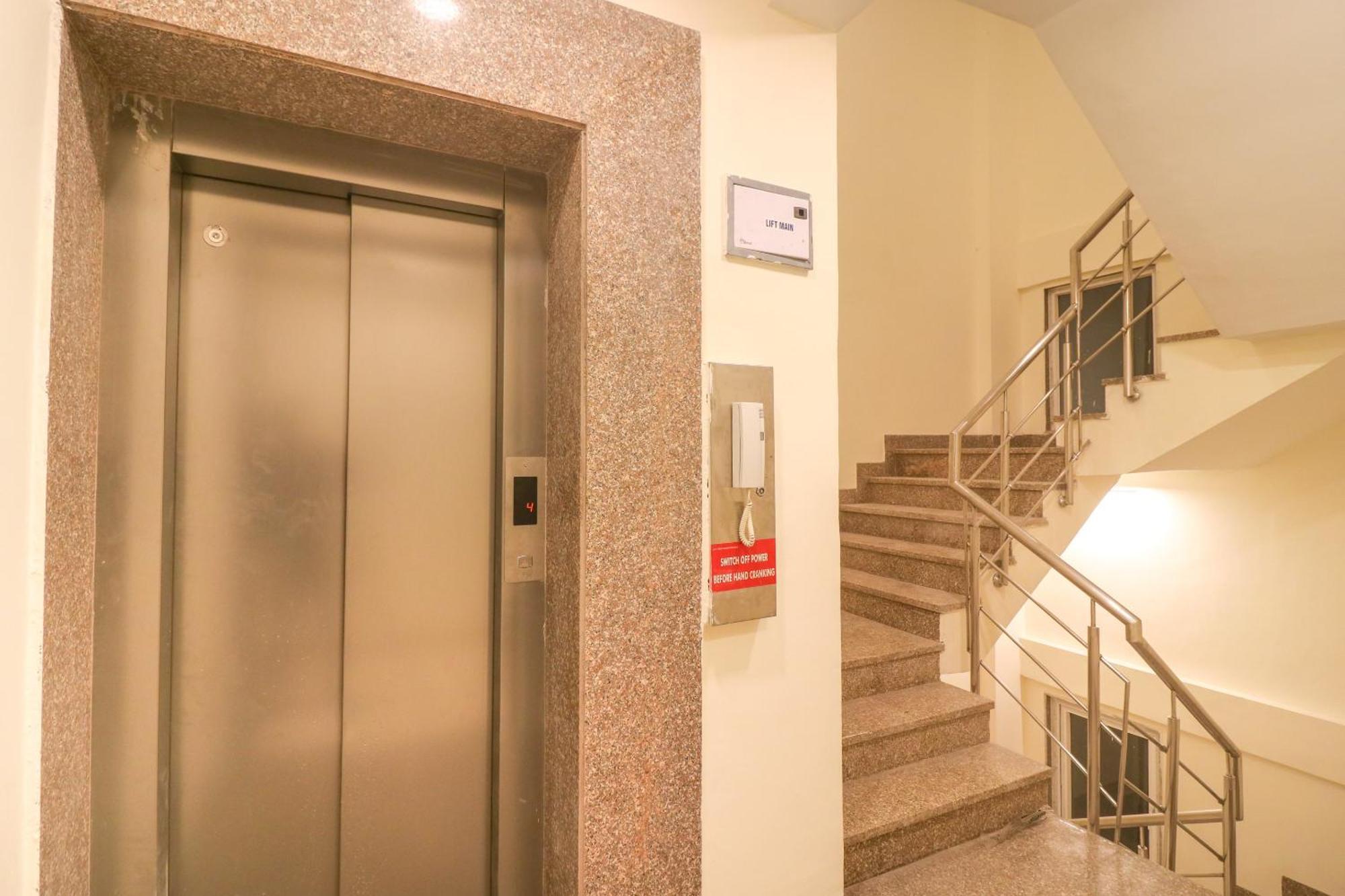 Super Hotel O Comfort Residency Near Artemis Hospital Gurgaon Ngoại thất bức ảnh