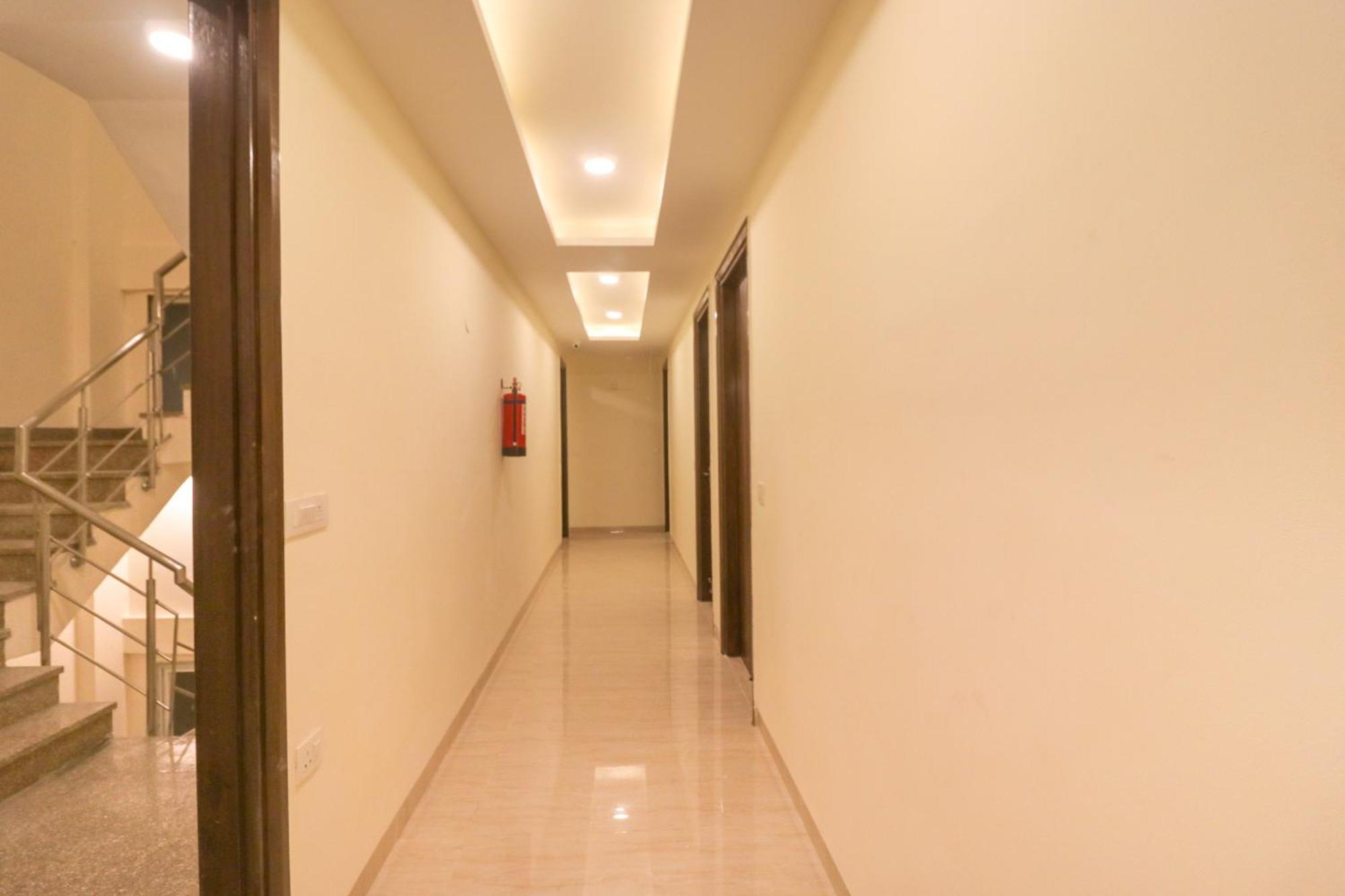 Super Hotel O Comfort Residency Near Artemis Hospital Gurgaon Ngoại thất bức ảnh